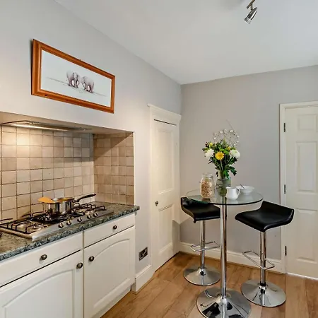 1 Bed In Oc-hh055 * Χαρογκέιτ